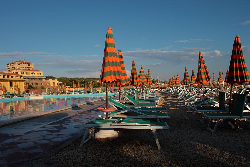 Sunbay Park Hotel Civitavecchia Exterior foto
