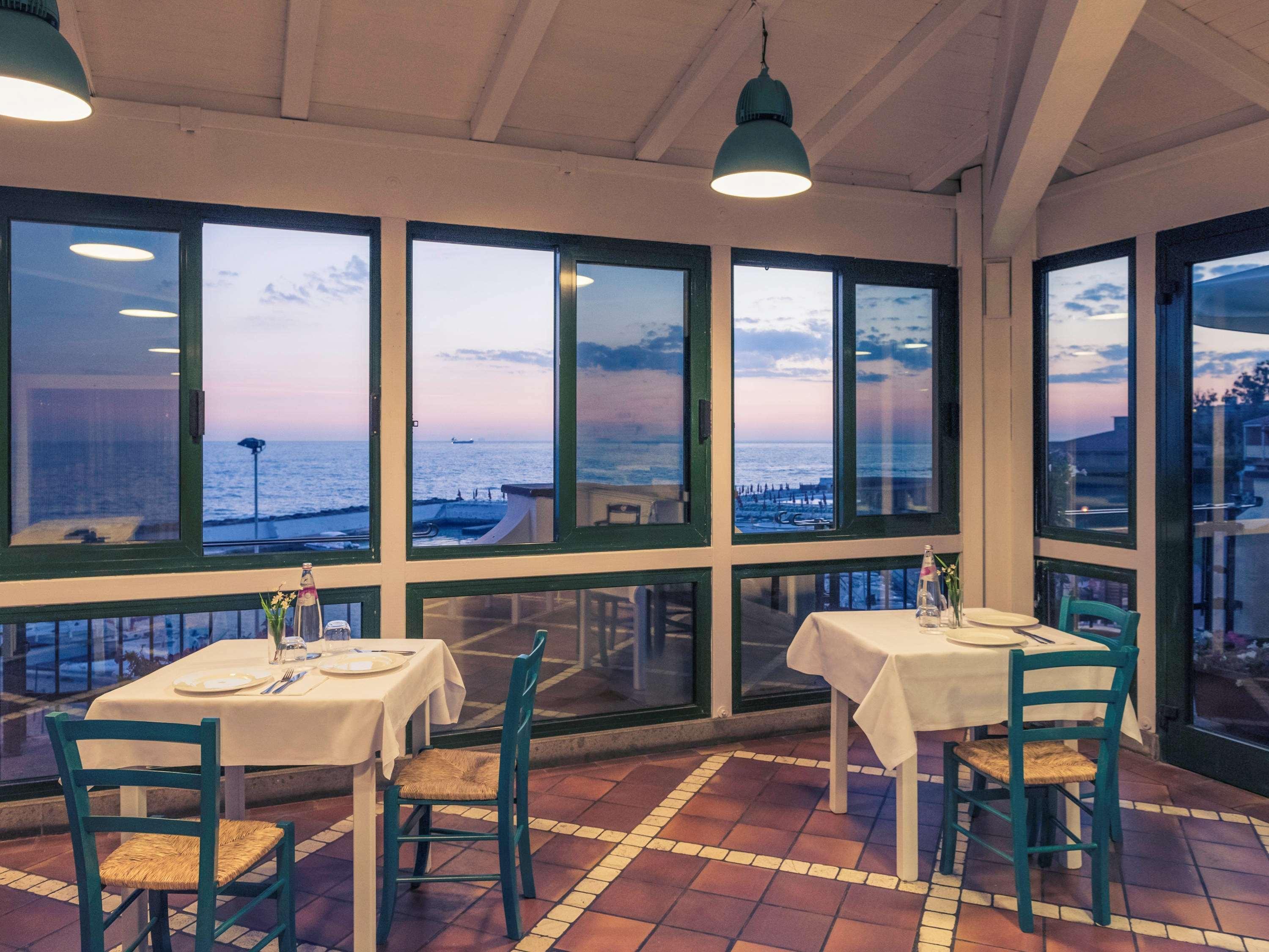 Sunbay Park Hotel Civitavecchia Exterior foto