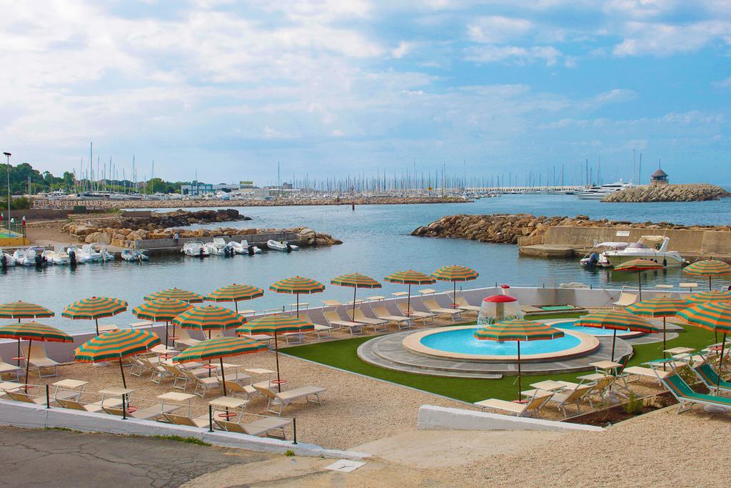 Sunbay Park Hotel Civitavecchia Exterior foto
